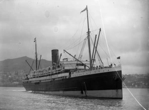 Steamship Marama in Wellington Harbour