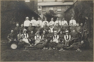 McMinn, E G :Photograph of New Zealand Kiwi Concert Party, in England, 1916