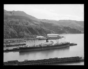 Unidentified steam ship, possibly of the Federal Steam Navigation Co., at Port Chalmers