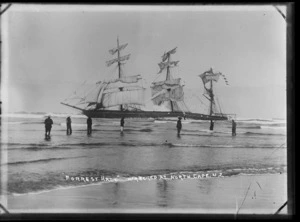 Wreck of ship "Forrest Hall" on Ninety-Mile Beach