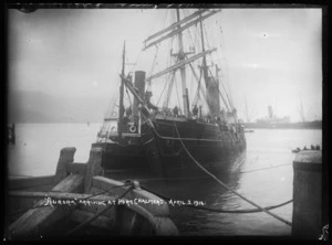 The ship Aurora arriving at Port Chalmers, 3 April 1916.