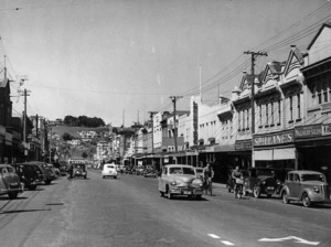 Victoria Avenue Wanganui, looking south towards Durie Hill