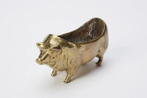 Mansfield, Katherine, 1888-1923 (Collector) :[Brass pig penwiper, early twentieth century?]