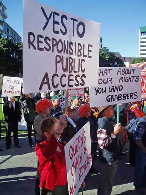 Photographs of farmers demonstrating against access to waterways policy, Parliament Grounds, Wellington