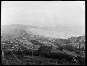 Looking north to Saint Clair Beach, Dunedin, showing Albert Street and Victoria Road with housing and racecourse