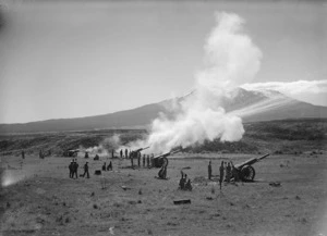Soldiers training with field guns, Waiouru Military Camp