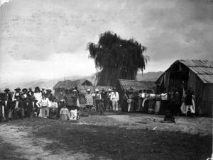 Ross, Malcolm, 1862-1930 :Young Maoris at Ruatoki