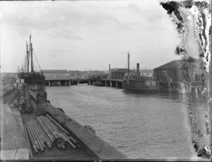 Wharves in Auckland, including steamer Pitoitoi
