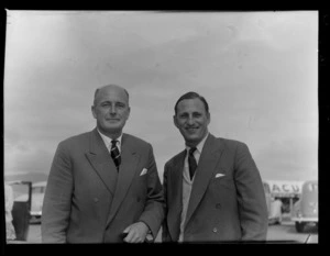 Len Hutton and Mr S D Blundell, captain of the Marylebone Cricket Club