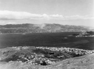 Pascoe, John Dobree 1908-1972 :Photograph of Wellington Harbour and Khandallah from above Mount Misery