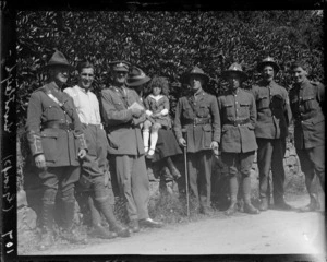 World War I New Zealand army personnel at Lustleigh Farm, England