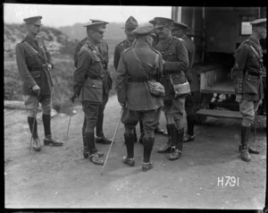 General Birdwood chats to New Zealand officers in France, World War I