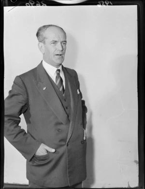 Campaign portrait of Ernest Richard Toop, 1956 mayoral candidate for Wellington