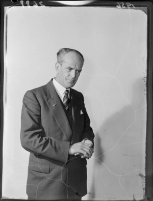 Campaign portrait of Ernest Richard Toop, 1956 mayoral candidate for Wellington