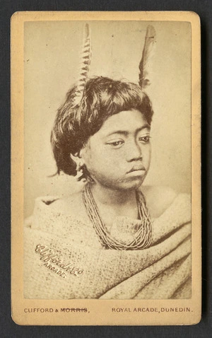 Clifford and Morris fl 1873-1880 : Portrait of unidentified Maori woman