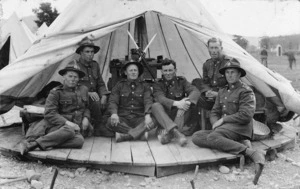 Group of New Zealand soldiers