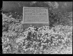 A memorial dedicated to Leonard and Maud Cockayne at Otari Bush Museum