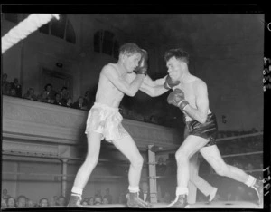 Featherweight boxing match between Billy Leckie (New Zealand) and Brian Bennett (Australia)