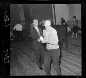 Unidentified couple dancing at the Rock n Roll marathon