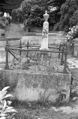 The Johnston family grave, plot 29.H, Sydney Street Cemetery.