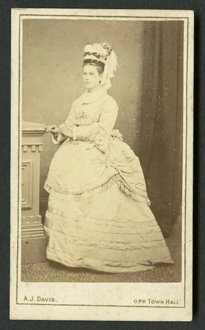 Davis, Aquila John 1866-1880 : Portrait of unidentified woman