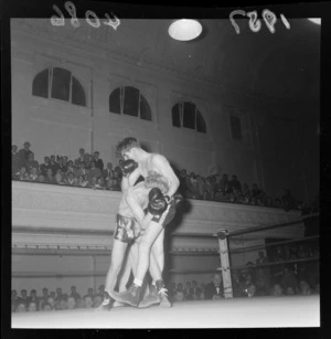 Boxing match, Barry Brown v Tommy Newmann, at Wellington Town Hall