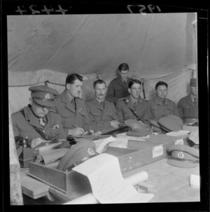 Soldiers for Malaya at officers' briefing