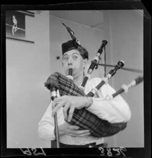 Frank MacKinnon, of the City of Wellington Highland Pipe Band