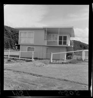 House on shores of Lake Taupo