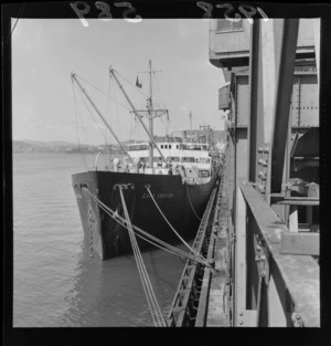 The ship Cape Grafton unloading hot coal at Aotea Quay, Wellington