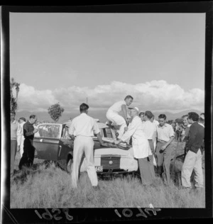 Car racing at Levin, Southern Manawatu