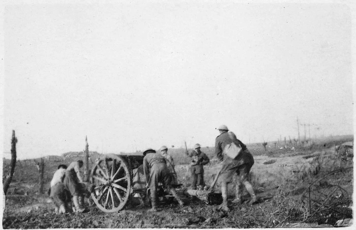 Gun crew in mud at Passchendaele
