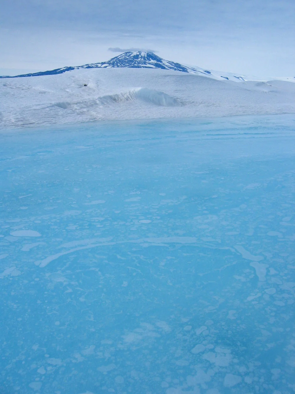The surface of the Koettlitz Glacier with Mt Discovery