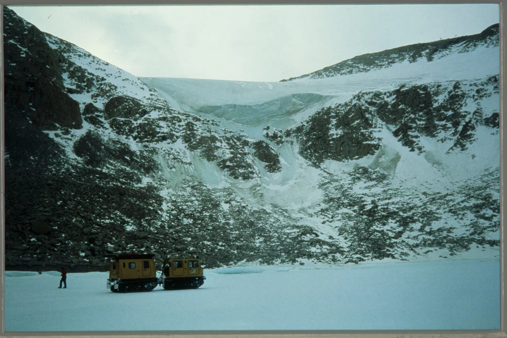'Devils Punch bowl'