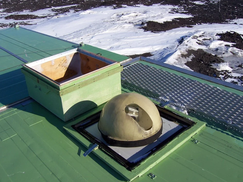 Bruker solar tracker hatch (1999)