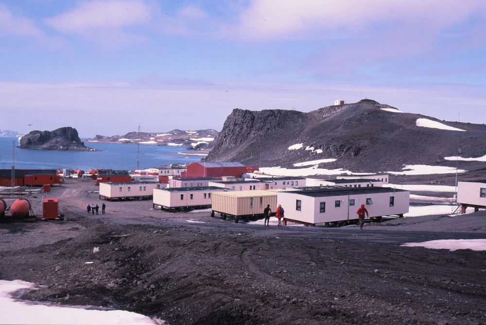 Teniente Marsh Station