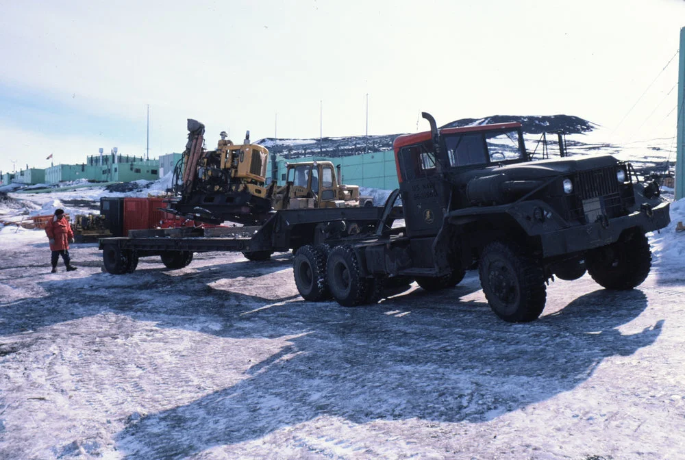 Longyear 44 Drill arrives at Scott Base