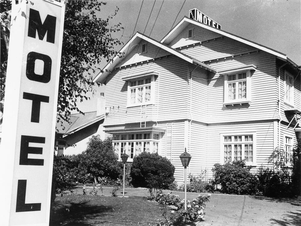 Hillview Motel