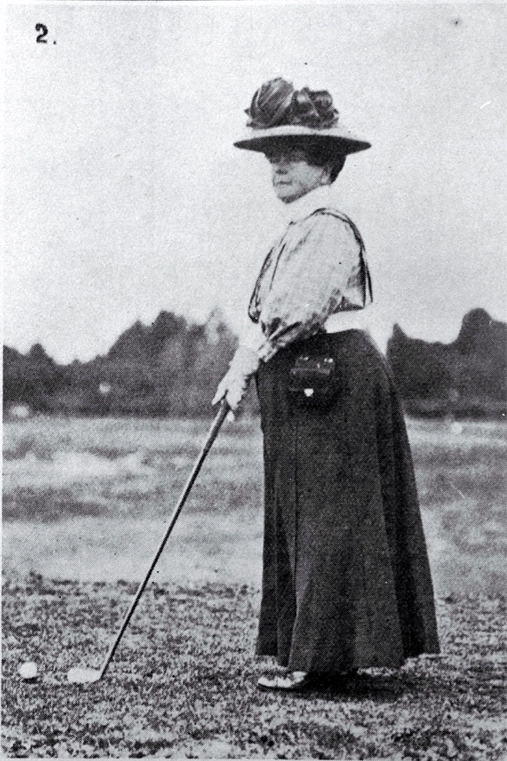 Mrs Stead preparing her shot when competing in the Christchurch Club's Easter Tournament held on the Shirley Links