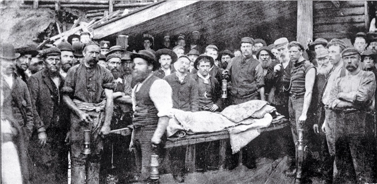 Rescuers begin the job of removing bodies within the mine, Brunner mining disaster