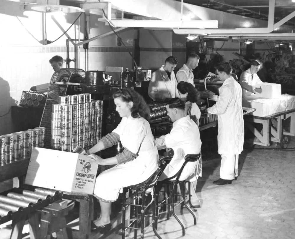 Tinning butter for export, 1952