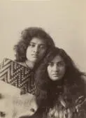 Maori girls, New Zealand, 1894 [picture]/c Iles Photo.