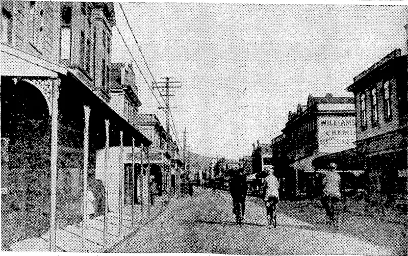 A VIEW ALONG JACKSON STREET, PETONE'S MAIN THOROUGHFARE. (Evening Post, 14 December 1923)