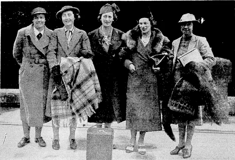1 "Evening Post" Photo. Members of the New Zealand women's golf team who returned from Australia today by the: Wanganella. From left, Miss V. Fleming, Miss J. Horwell, Mrs. R. S. Fullerton Smith, Miss P. Helean, and Mrs. D. Crombie. (Evening Post, 30 August 1938)