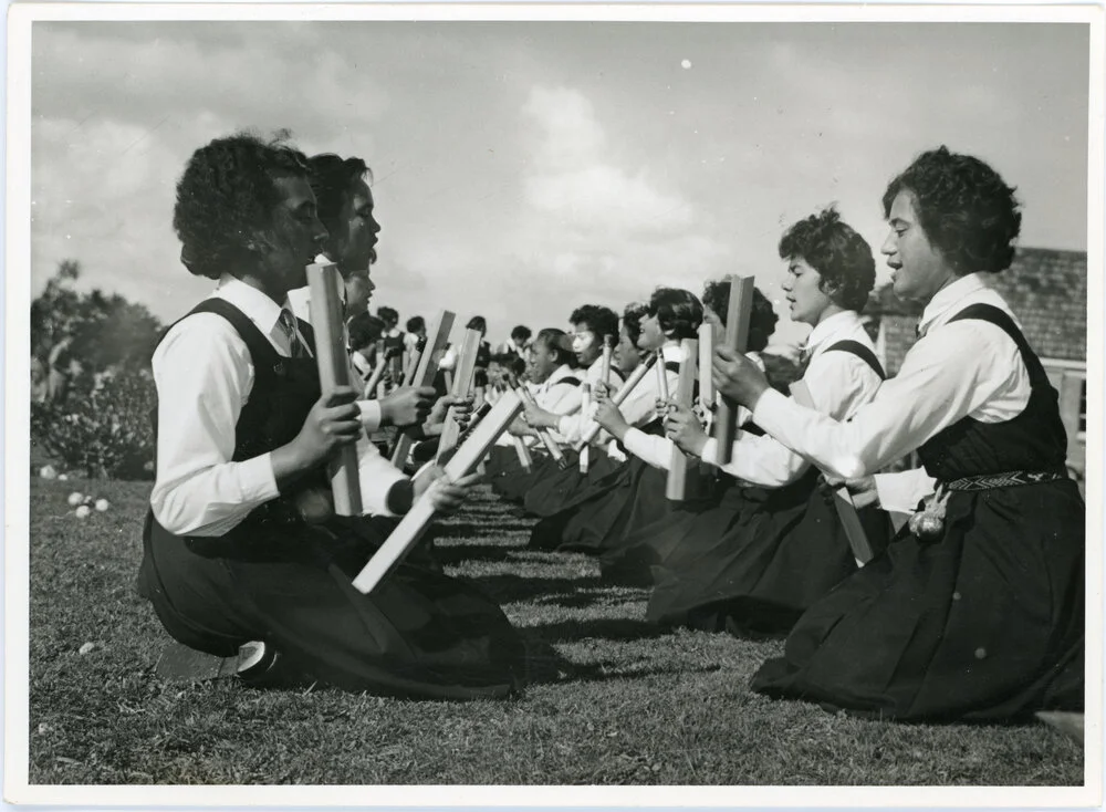 Tī Rākau (the Māori stick game)