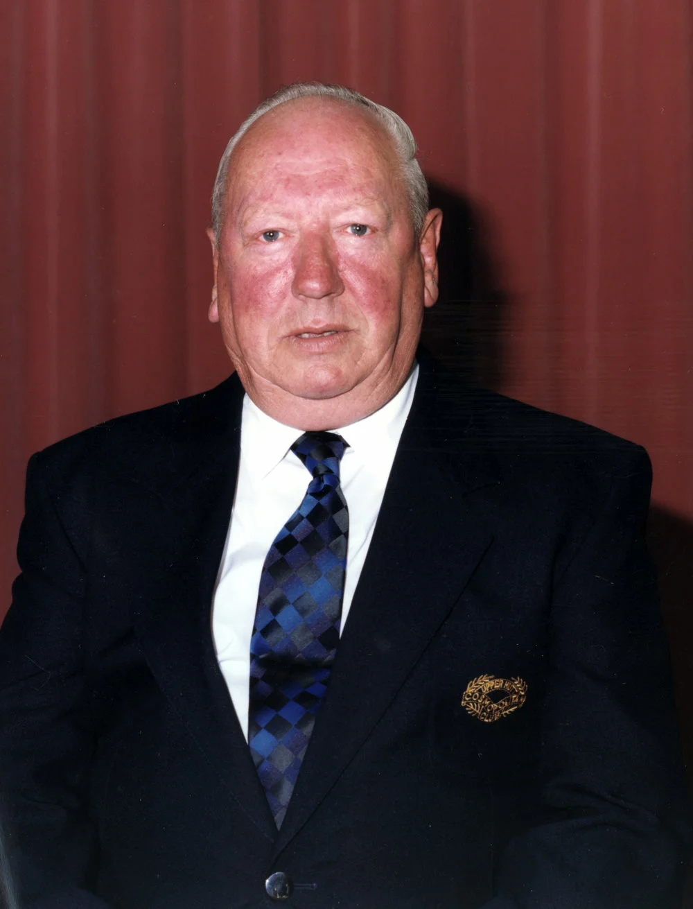 Cosmopolitan Club; new president Dick Bennett.
