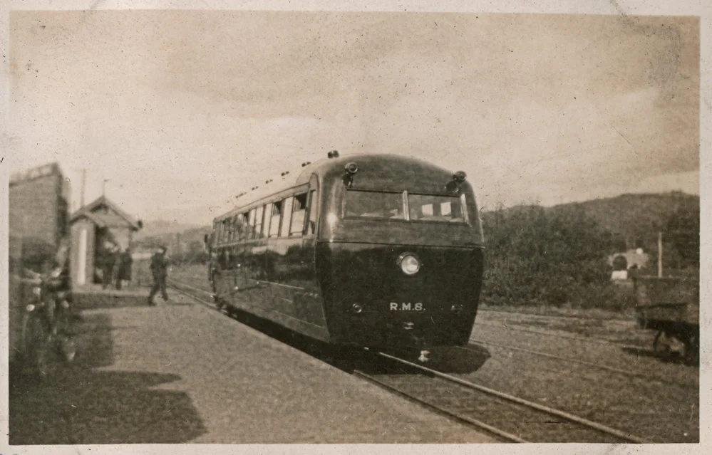 Wairarapa-class railcar Rm-8 'Mataatua'; northbound at Silverstream station.