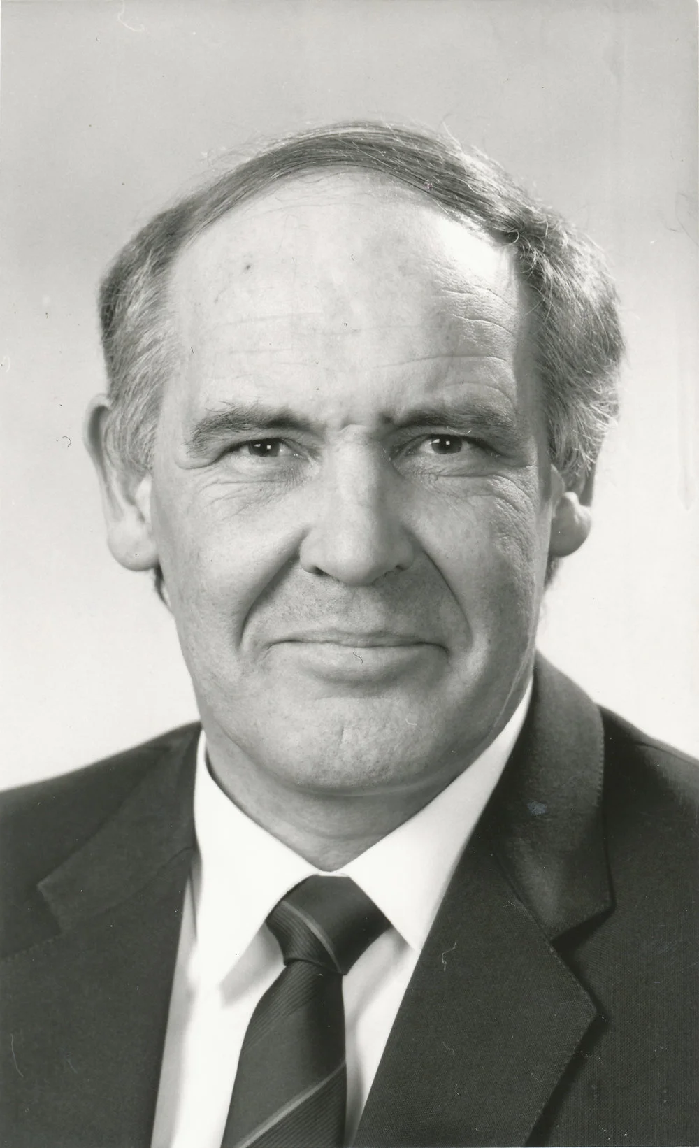 Local election candidates 1986; City Council; 3/13; nine required; Keith Graham Barnard.