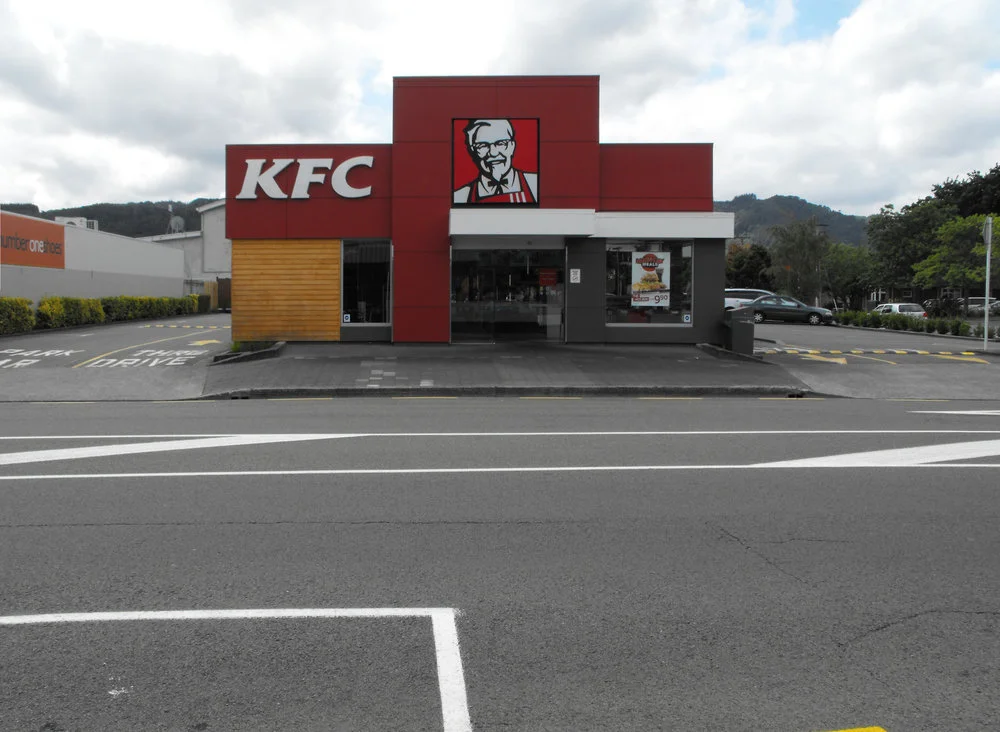 Queen Street, north side; No. 23; KFC building facade 2; 2016