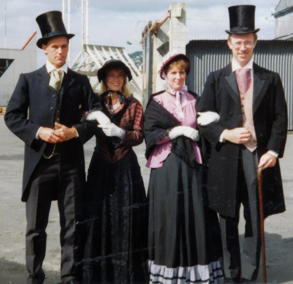 1990 celebrations; re-enactment of early settlers' arrival; Brown family group